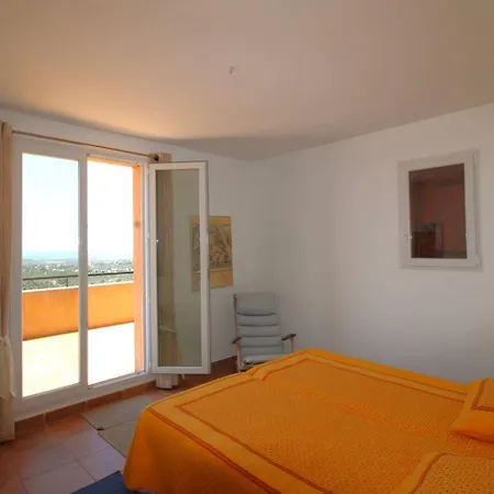 Blue Hill Pour 6 Personnes Avec Piscine Privee Et Vue A