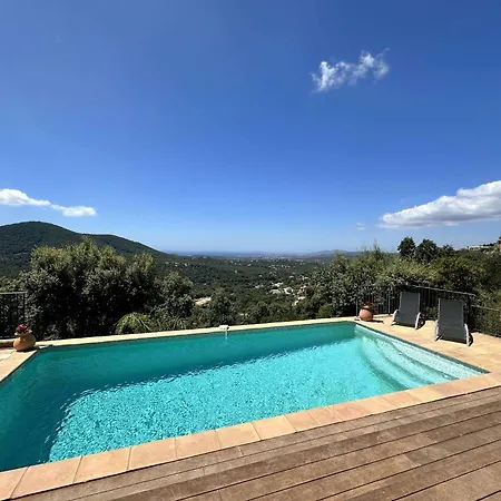 Blue Hill Pour 6 Personnes Avec Piscine Privee Et Vue A